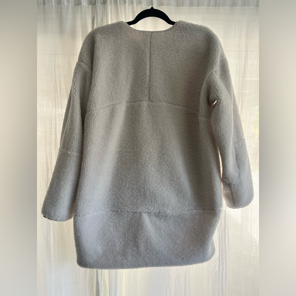 Lululemon coat - Picture 4 of 5